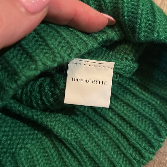 NEW Kelly Green Knit Sweater - Picture 8 of 13
